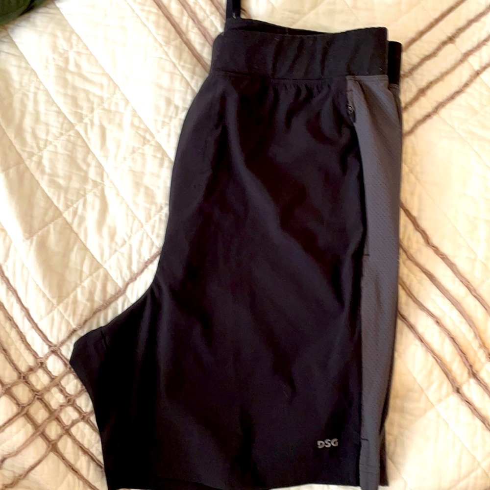 DSG(Dick’s Sporting Goods) Men’s M Workout Shorts- 7” inseam